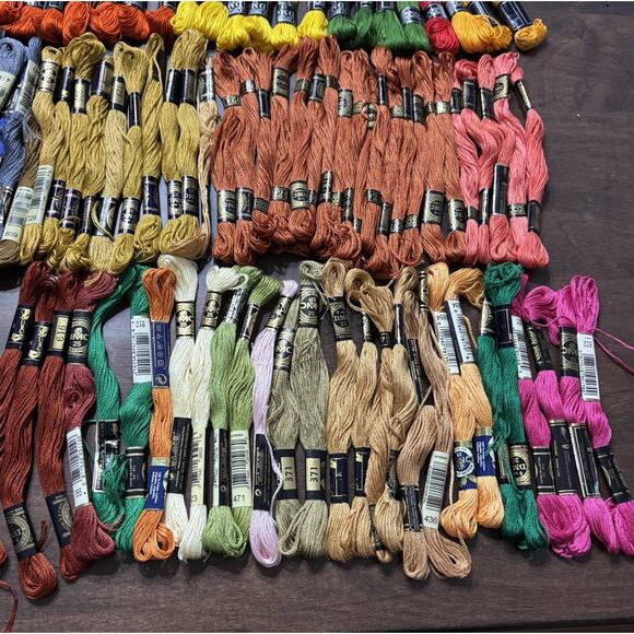 Huge Lot 185+ DMC Embroidery Thread Floss Skeins Mixed Colors Brand New - Picture 3 of 7